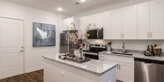The Edgewater on Lake Fairview Gallery 5