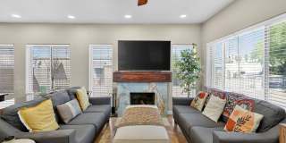 Spacious 4BR House in Phoenix Gallery 1