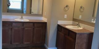 Beautiful Spacious 4BD/2.5BA Home Gallery 29