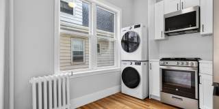 studio unit with washer/dryer Gallery 3