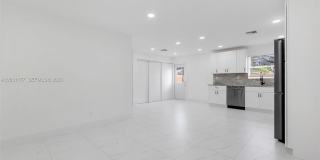 810 SW 14th Ct Gallery 8