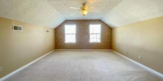 Near Local Shops and Restaurants Gallery 16