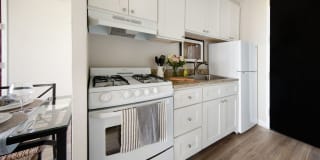 Midtown 300 Gallery 21