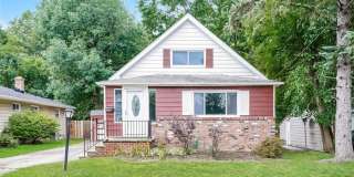 14612 Summit Avenue Gallery 1