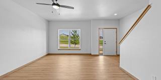 Great Location! Gallery 9