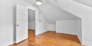 429 1/2 S. Champion Avenue Gallery 17
