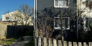 Discover Comfort and Convenience in this Charming 2BR, 1BA Duplex Gallery 4