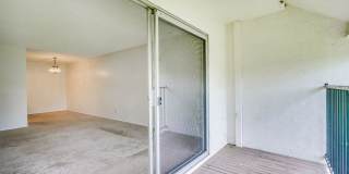 Top Floor Unit - Balcony - Elevator Access - Community Pool & Tennis Court Gallery 31