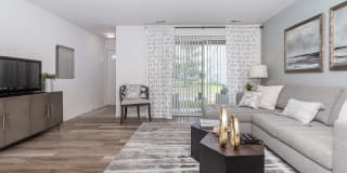 Oaks at Hampton Apartments Gallery 23