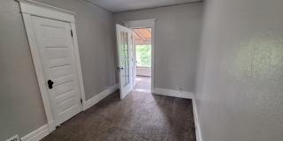 AVAILABLE June 1st - 6 Bedroom, 2 Bath House with Garage Gallery 16