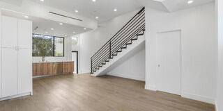 1447 North Martel Avenue Gallery 3