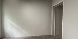 Newly Renovated 2 Bed, 1.5 Bath Townhouse with Bonus Room Gallery 7