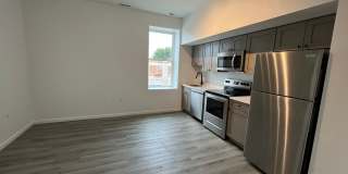 725 W Pratt Gallery 27