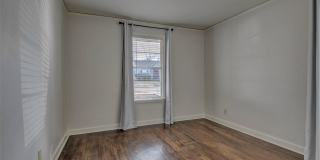 2216 N Arthur Street Gallery 8