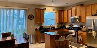 Super 3 bdrm 2-1/2 bath townhome  in gated Community! Gallery 3
