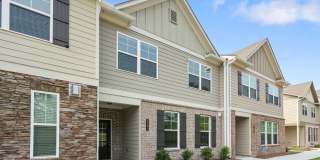 Fabulous 3 Bedroom Townhome in Peachtree Corners! Gallery 1