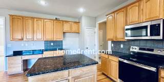 Gorgeous, Updated Home w/ Granite Counters and Wood Floors in Kitchen, Walkout Finished Basement! Gallery 16