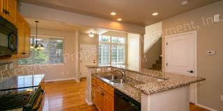 Rigden Farm Townhome in great location! Gallery 7