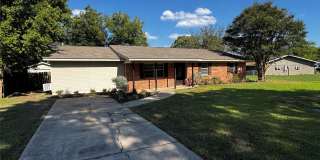 3515 Kings Circle Gallery 1