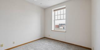 Downtown 2 bedroom Condo! Gallery 11
