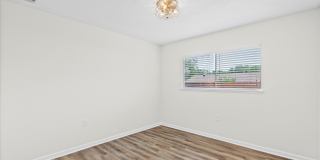 5815 Freemans Farm St Gallery 16