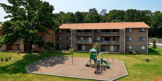 Gainsborough Court, Churchill Mews, and Copperfield Square Apartments & Townhomes Gallery 73