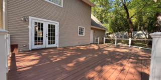 Beautiful 4BR Home with New LVP Flooring & Lawn Care Included Near The U of A! Gallery 22