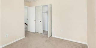 10241 GREEN HOLLY TER Gallery 25