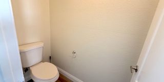 SPACIOUS 2BED/2BATH CONDO * SECOND FLOOR UNIT* Gallery 18
