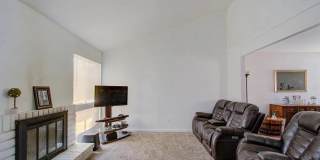 Cozy 3BD/2BA Home in Bakersfield's 93306 — Fully Equipped, Fireplace, Solar & All Pets Welcome! Gallery 4