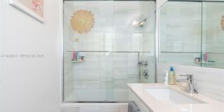 501 NE 51st St Gallery 20