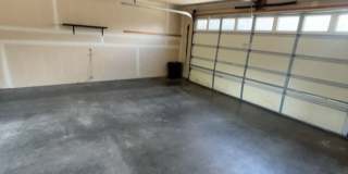 Centrally Located - 3 Bed - 2 Bath - Fenced Yard Gallery 16