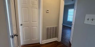 Newly Renovated House on a quiet Street Gallery 7