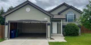 3 bed house w/ family room in The Landings! Gallery 1