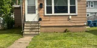 2 bedroom 1 bath home in East Moline Gallery 1