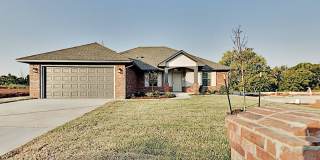 4 Bedroom 2 Bathroom Home Centrally Located in OKC (Storm Shelter Included) Gallery 1