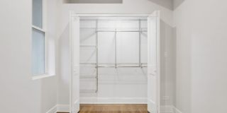 6914 N Sheridan Road Gallery 31