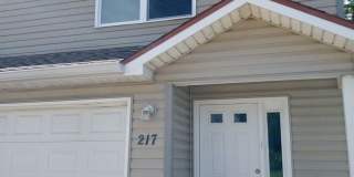 Gorgeous 3 Bedroom 2 Bath Townhome Gallery 1