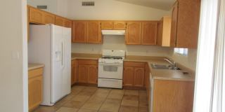 Unfurnished Free Standing home in a comfortable cul-de-sac Gallery 11
