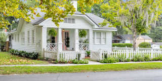 Completely Renovated Charming - 3 bedroom 2 bathroom home - 1108 Bonventure Rd, Savannah GA Gallery 1