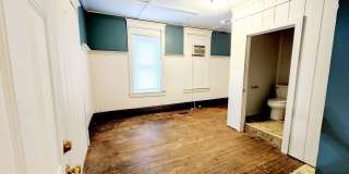 5 Bedroom/ 2 Bathroom House - Downtown Available - 06/04/2026 5 Bedroom/ 2 Bathroom House - Downtown Available - 06/04/2026 Gallery 10