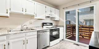 Spacious Townhouse with Central AC and Washer/Dryer Spacious Townhouse with Central AC and Washer/Dryer Gallery 9