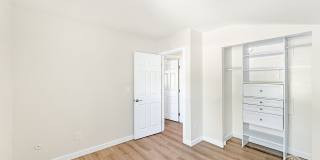 Modern 3BD/1.5BA Townhome in Tierrasanta with Kitchen Island, Private Yard, Pool & Tennis Court Gallery 12