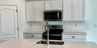 Large almost new 5-bedroom home in the Arbors Gallery 8