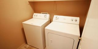 Beautiful 3 bedroom 2.5 bath Townhouse in Mesa Gallery 8