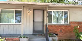 Charming 2BR/1BA East Sacramento Duplex with Private Garage Gallery 1