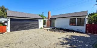 Beautifully Remodeled Detached 2 Bed 1 Bath Home with yard and pet friendly! Beautifully Remodeled Detached 2 Bed 1 Bath Home with yard and pet friendly! Gallery 1