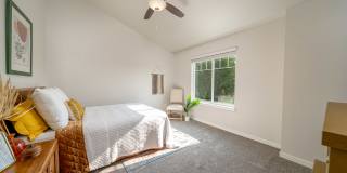 450 West Kennedy Avenue Gallery 15