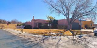 BEAUTIFUL HOME IN A PRIME LOCATION | Showings Coming soon! BEAUTIFUL HOME IN A PRIME LOCATION | Showings Coming soon! Gallery 3