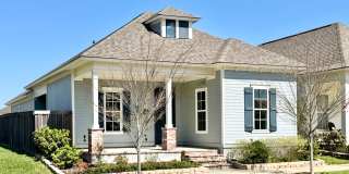 Cottage-Style 3BR Home in Americana Gallery 1